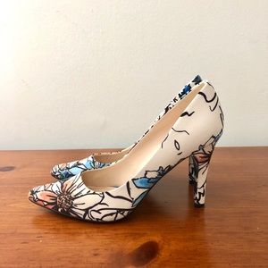 Nine West Floral Print Pumps